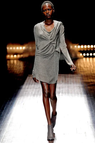 Look 15